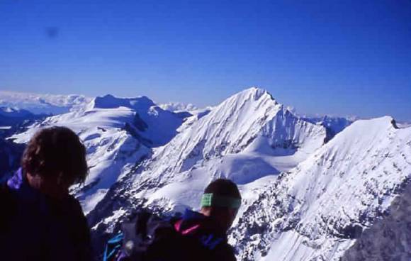 Salendo l'Hintergrat vista su Gran Zebrù e Cevedale