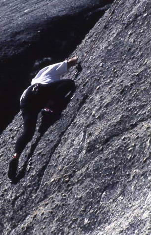 Arrampico su lavagne di granito